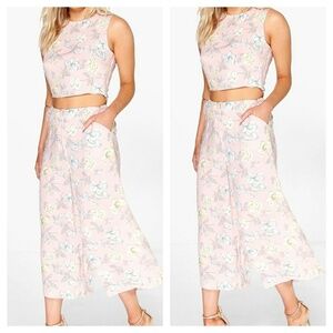 BRAND NEW 2 piece set